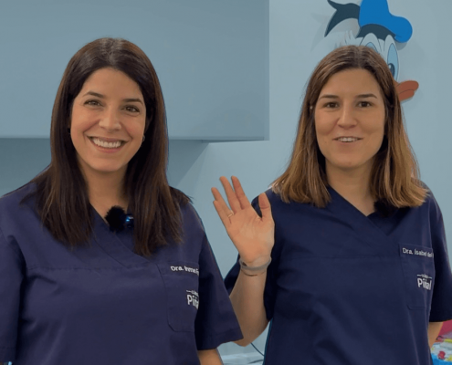 Con más de 40 años de experiencia y una de las unidades de odontopediatría más consolidadas de Cantabria, en Clínica Piñal estamos comprometidos con ofrecer una atención cercana, preventiva y basada en la evidencia científica. Nuestro objetivo es claro: cuidar la salud bucodental de los más pequeños para que construyan la mejor sonrisa para el futuro.